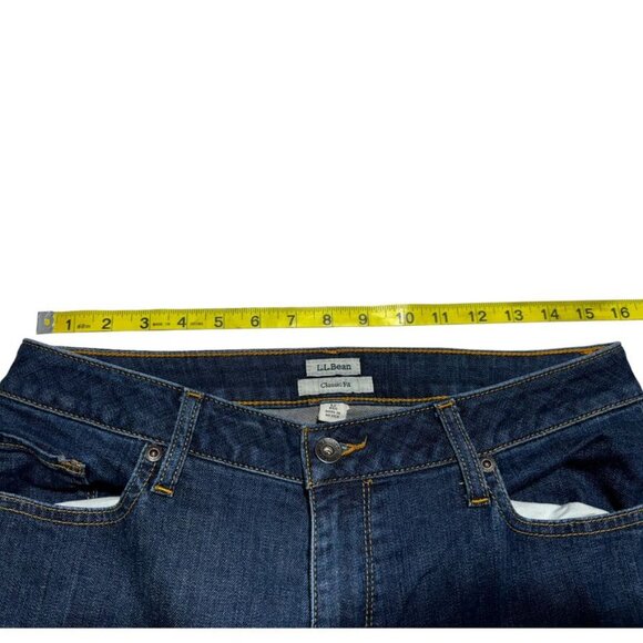 L.L. Bean Classic Fit Jeans Size 12 - Picture 5 of 9